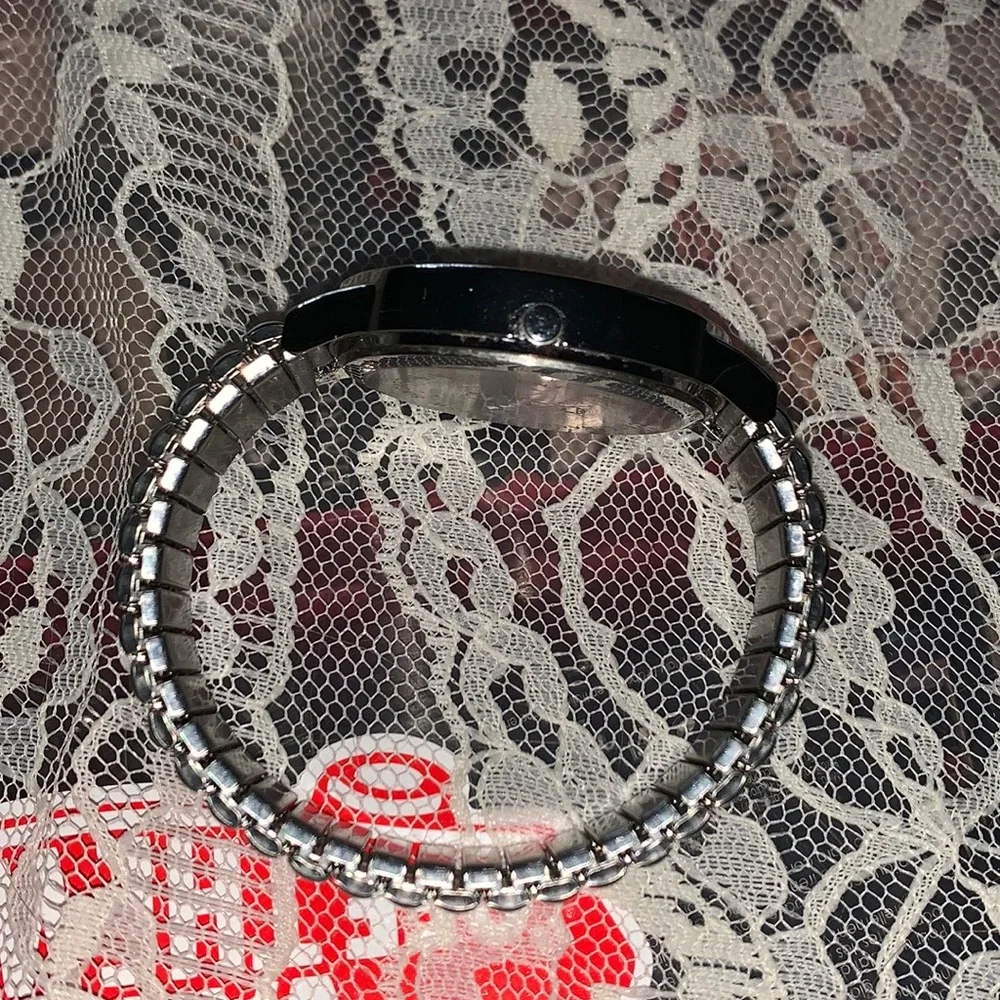 Random Fashion watch needs a battery